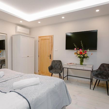 Siedem Drzew Hotel Biskupice  Eksteriør billede